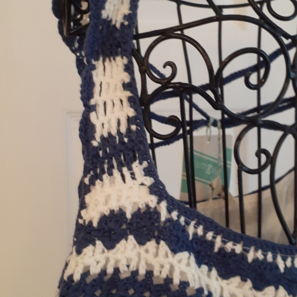 Top - Picture 2 of 3